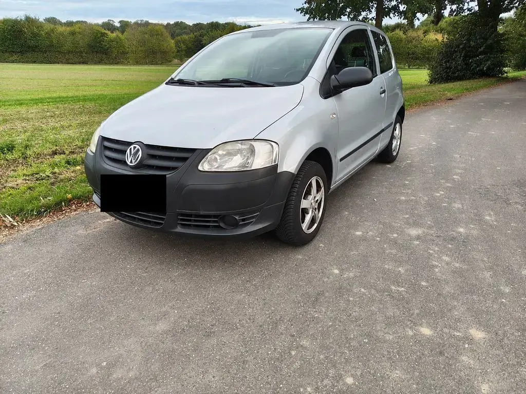 Gebraucht VW Fox 54 PS (39 kW) 2008 Grau Kleinwagen