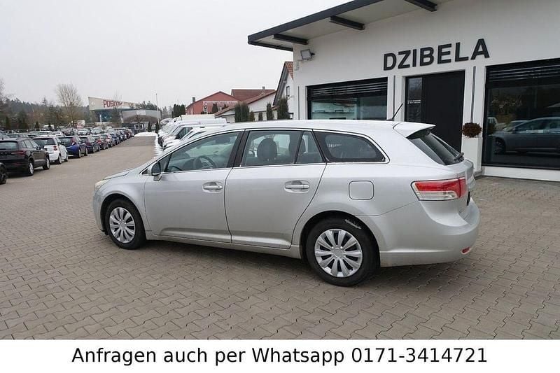 Gebraucht Toyota Avensis Edition 132 PS (97 kW) 2010 Silber Kombi