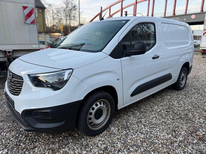 Weiß Gebraucht 2022 Opel Combo Edition Kombi | 11.499 € (Guter Preis) - Bild 1/4