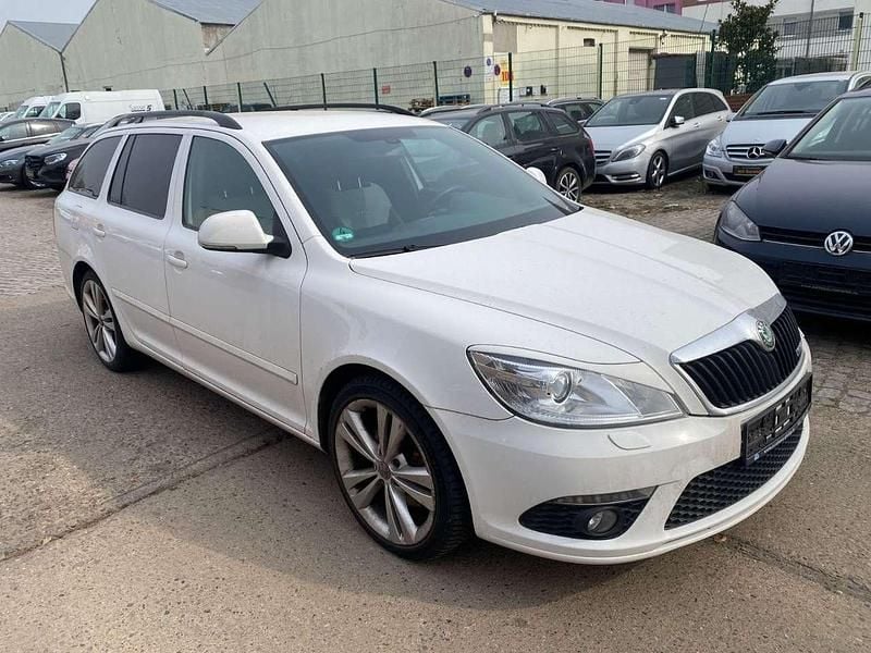 Gebraucht Skoda Octavia RS 170 PS (125 kW) 2011 Bila candy/candyweiss Kombi