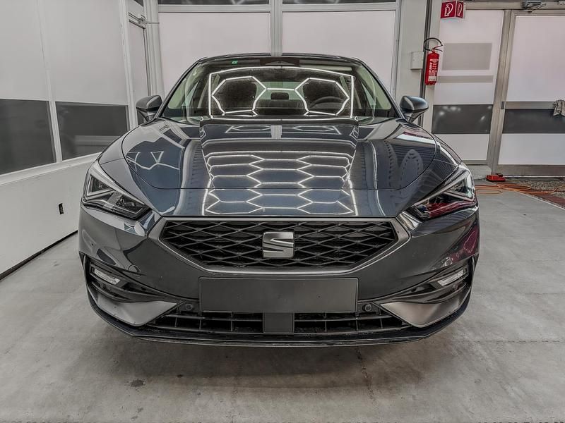 Ny Seat Leon FR 2025 Grå Sedan