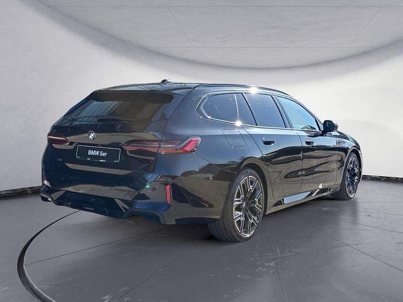 Neu BMW 540 303 PS (222 kW) 2026 Schwarz Kombi