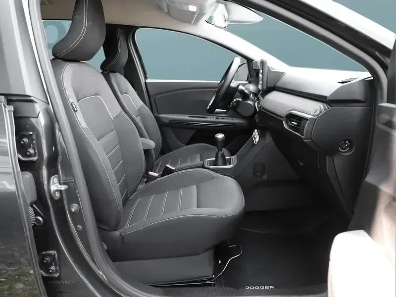Gebraucht Dacia Jogger Extreme 110 PS (80 kW) 2022 Grau Van / Kleinbus