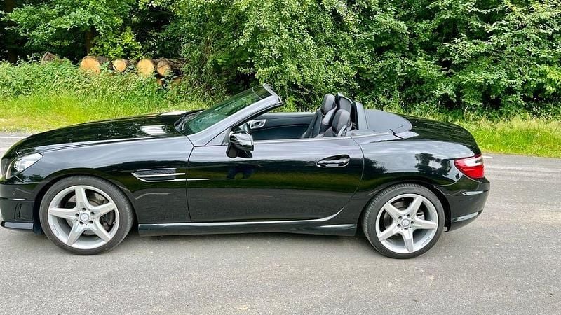 Schwarz Gebraucht 2013 Mercedes SLK200 AMG Cabrio | 20.900 € (Guter Preis) - Bild 1/4