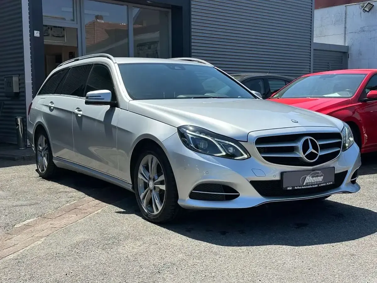 Gebraucht Mercedes E220 Avantgarde 170 PS (125 kW) 2016 Iridiumsilber Kombi