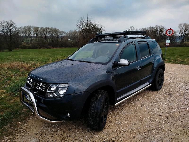 Gebraucht Dacia Duster 115 PS (84 kW) 2017 Grau SUV
