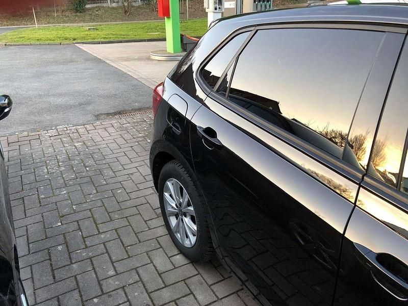 Gebraucht VW Polo Active 110 PS (80 kW) 2023 Schwarz Kleinwagen