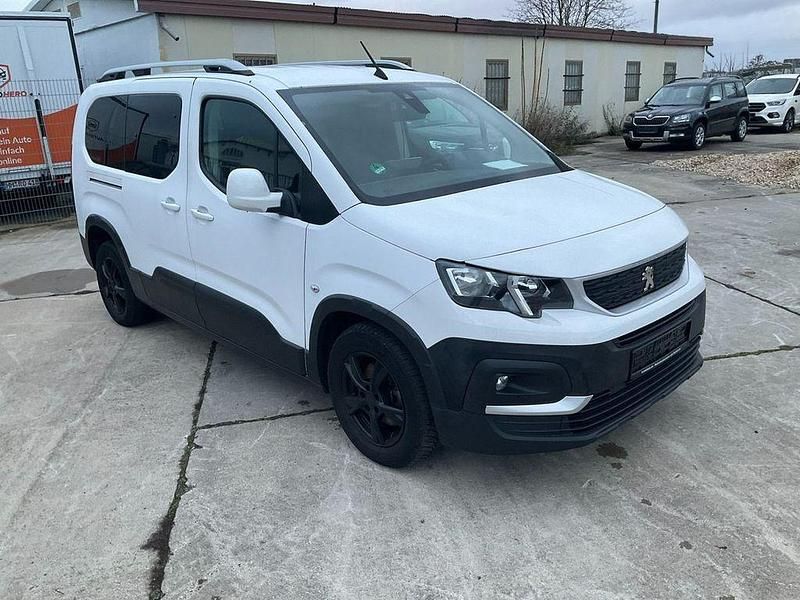 Weiß Gebraucht 2019 Peugeot Rifter Active Van / Kleinbus | 7.900 € - Bild 1/4