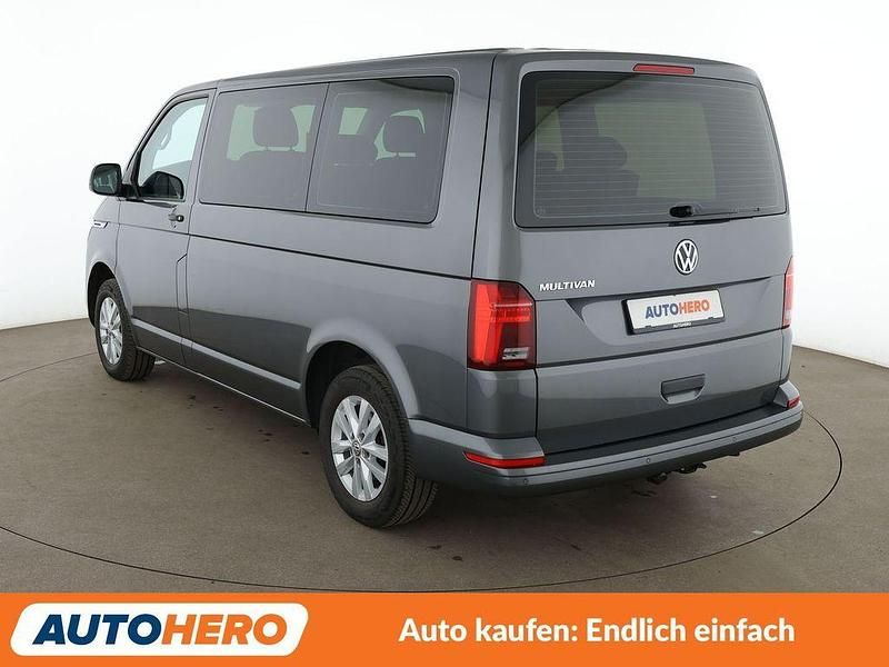 Gebraucht VW Multivan Trendline 150 PS (110 kW) 2021 Grau Van