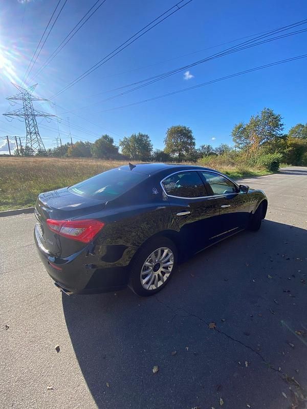 Gebraucht Maserati Ghibli 275 PS (202 kW) 2016 Schwarz Limousine