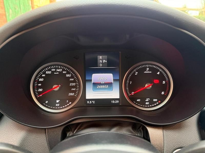 Gebraucht Mercedes C220 171 PS (125 kW) 2017 Schwarz Kombi