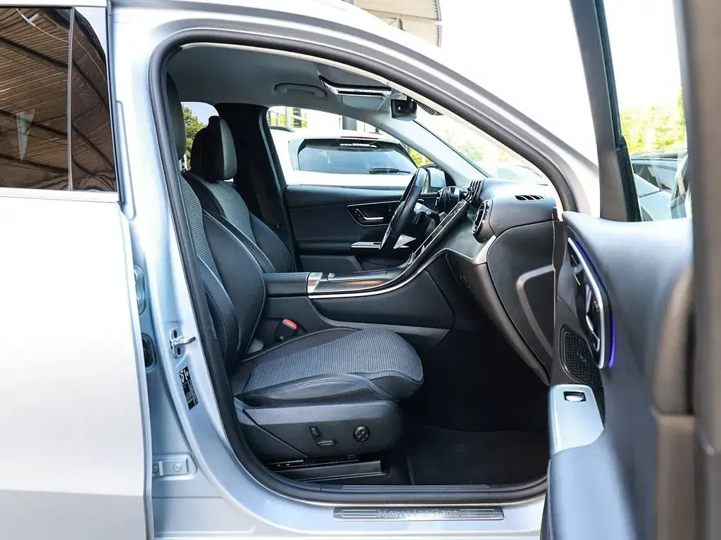 Gebraucht Mercedes GLC220 Advanced 197 PS (144 kW) 2022 Silber / hightechsilber SUV