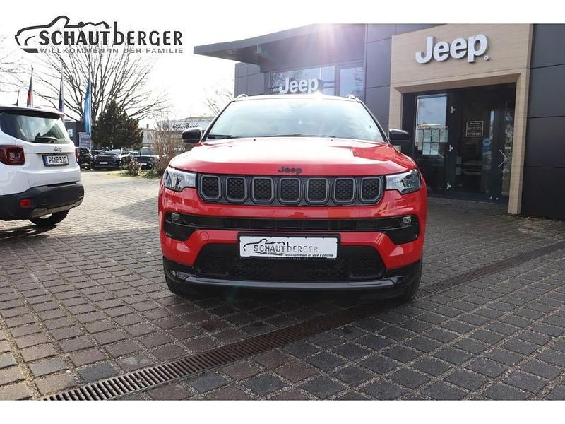Gebraucht Jeep Compass 131 PS (96 kW) 2023 Rot SUV