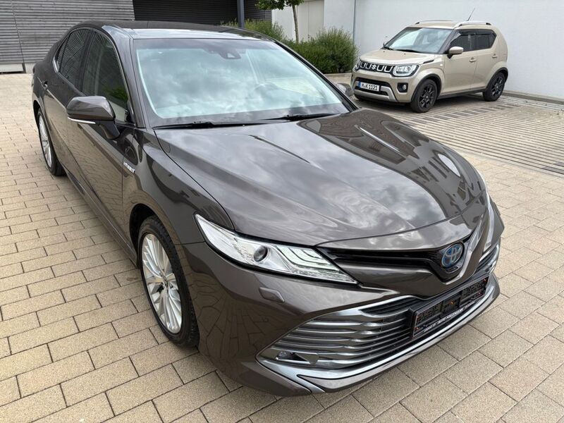 Gebraucht 2020 Toyota Camry Hybrid Executive Limousine | 28.900 € - Bild 1/4