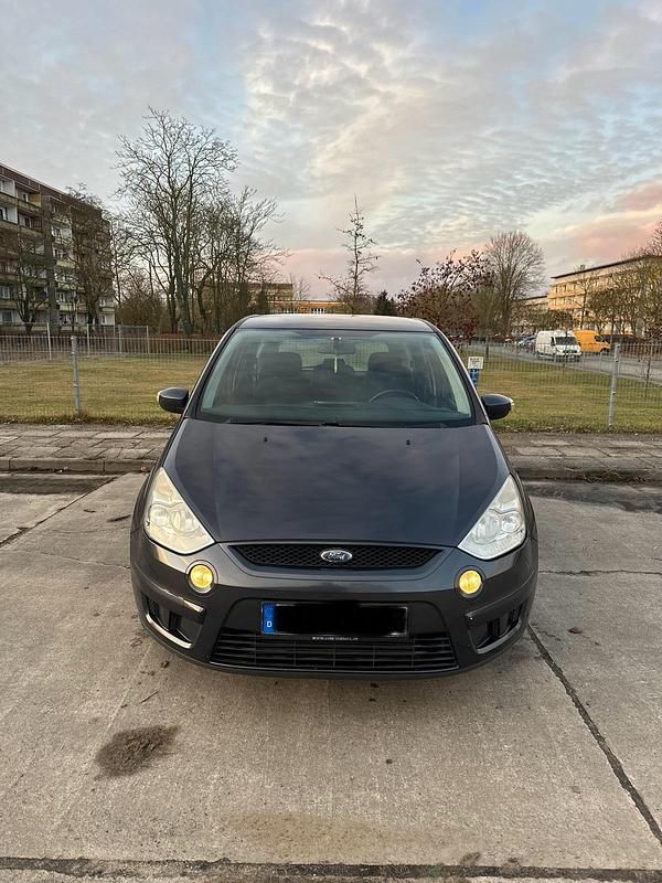 Gebraucht Ford S-MAX Titanium S 140 PS (102 kW) 2009 Grün Van / Kleinbus