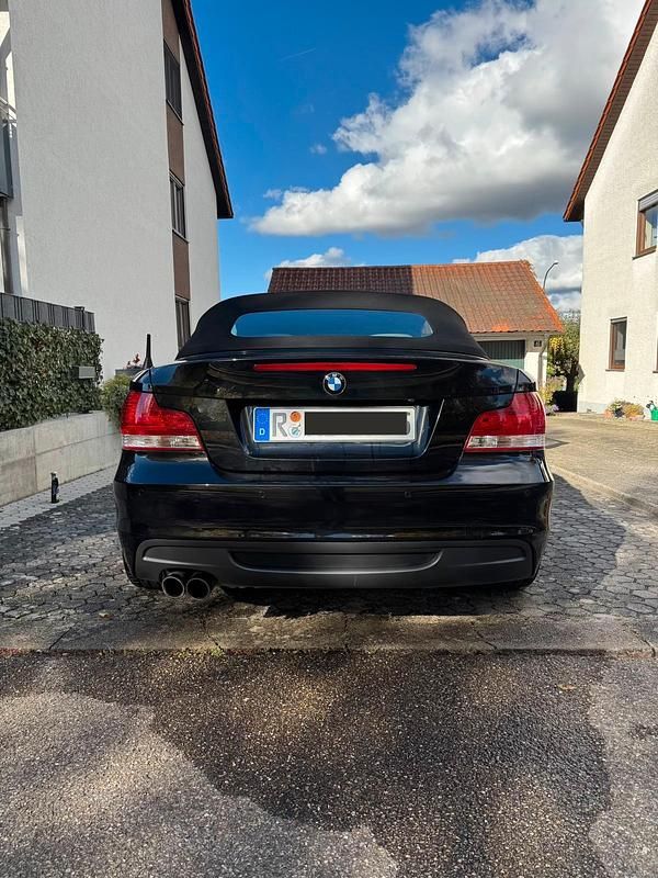 Gebraucht BMW 135 Cabriolet 306 PS (225 kW) 2008 Schwarz Cabrio