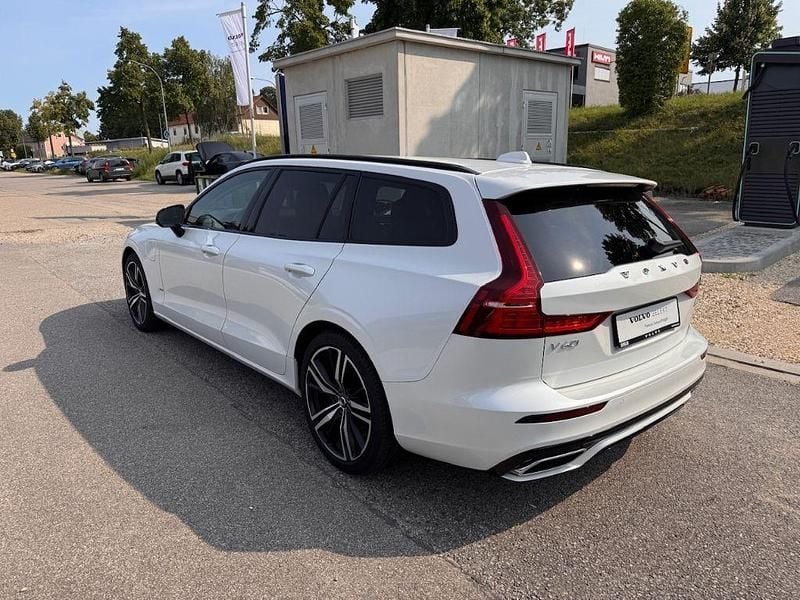 Gebraucht Volvo V60 R-Design 341 PS (250 kW) 2021 Weiss Kombi