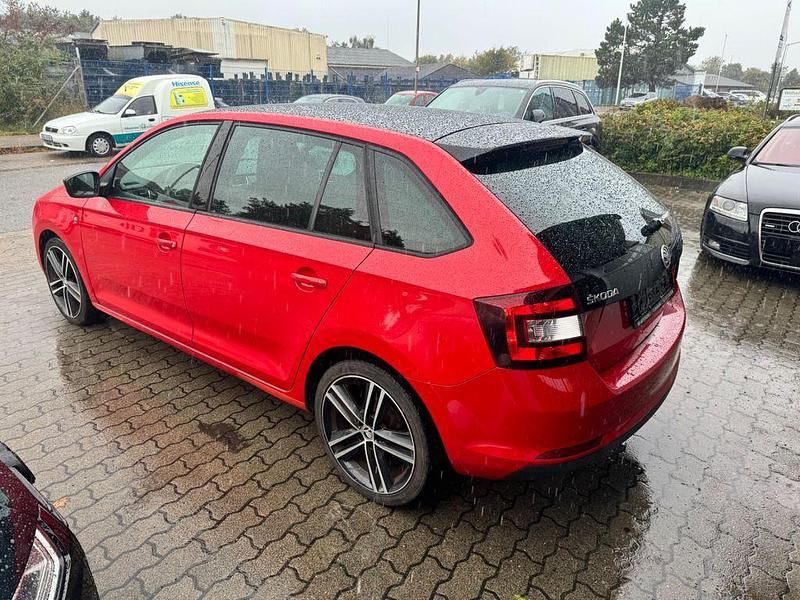 Gebraucht Skoda Rapid Elegance 90 PS (66 kW) 2014 Rot Limousine