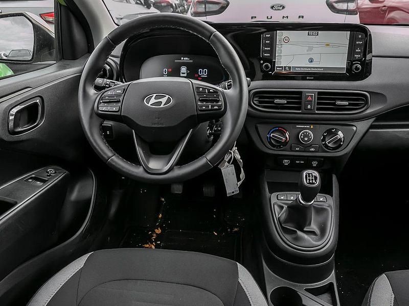 Gebraucht Hyundai i10 Trend 63 PS (46 kW) 2025 Gelb Kleinwagen