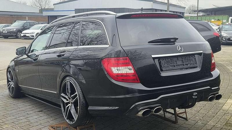 Gebraucht Mercedes C350 265 PS (194 kW) 2011 Schwarz  unilack Kombi
