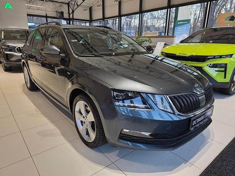Gebraucht Skoda Octavia Clever 180 PS (132 kW) 2018 Quarzgrau metallic Kombi