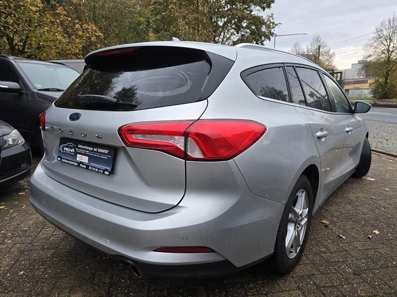 Gebraucht Ford Focus 120 PS (88 kW) 2019 Polarsilber metallic Kombi
