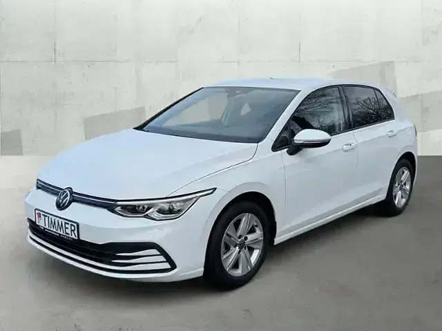 Gebraucht VW Golf VIII Life 131 PS (96 kW) 2023 Weiß Limousine