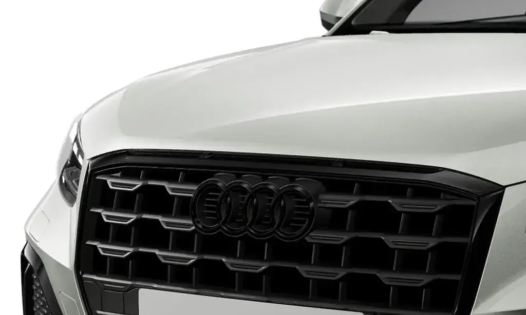 Używany Audi Q2 Advanced 150 KM (110 kW) 2025 Srebrny SUV