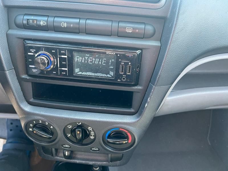 Second-hand Kia Picanto LX 65 CP (47 kW) 2005 Argintiu Hatchback