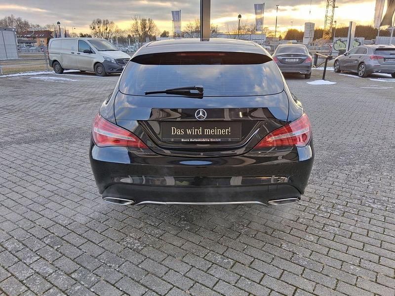 Gebraucht Mercedes CLA220 Shooting Brake 177 PS (130 kW) 2017 Kosmosschwarz  metalliclack (metallic) Kombi