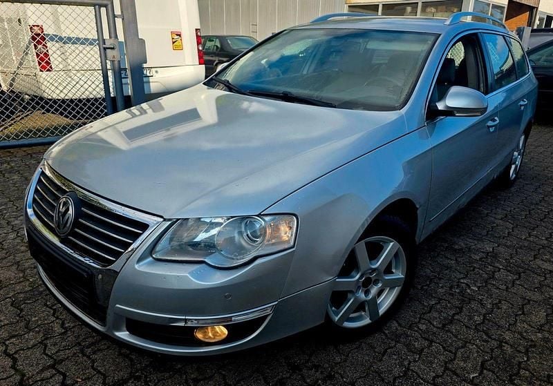 Silber Gebraucht 2005 VW Passat Kombi | 999 € (Superpreis) - Bild 1/4