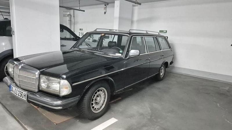 Gebraucht Mercedes E230 136 PS (100 kW) 1984 Schwarz Kombi