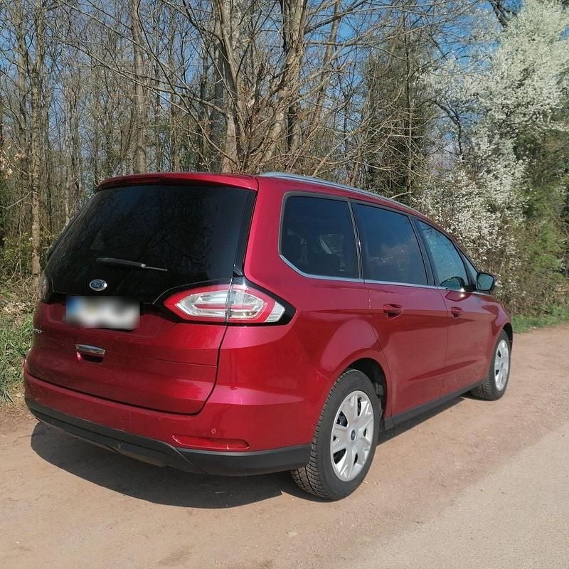 Gebraucht Ford Galaxy Titanium 190 PS (139 kW) 2018 Rot Van / Kleinbus