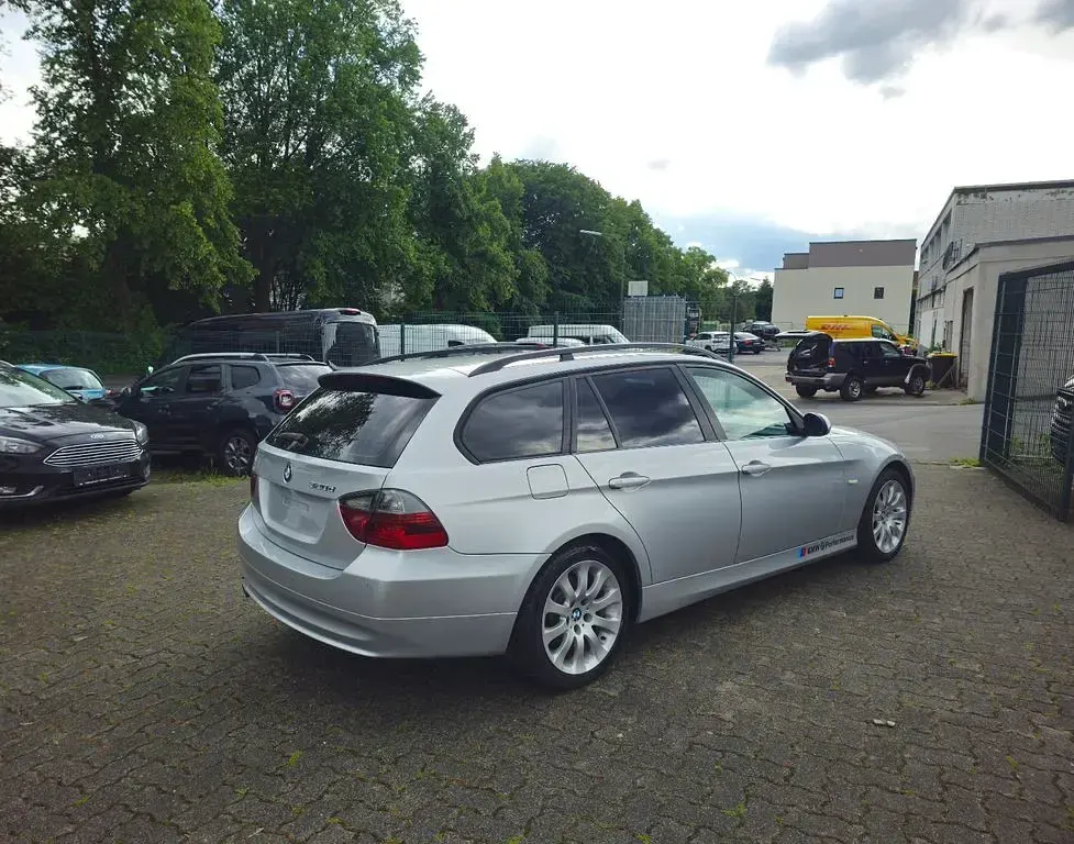 Gebraucht BMW 320 177 PS (130 kW) 2008 Silber Limousine
