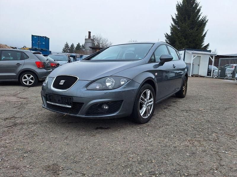 Grau Gebraucht 2012 Seat Leon Stylance Limousine | 2.290 € (Superpreis) - Bild 1/4