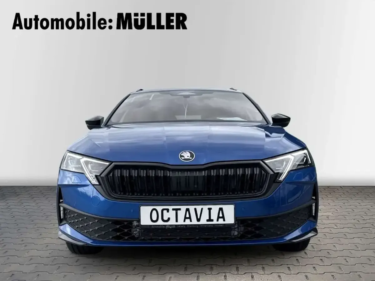 Gebraucht Skoda Octavia SportLine 150 PS (110 kW) 2026 Raceblau metallic Kombi