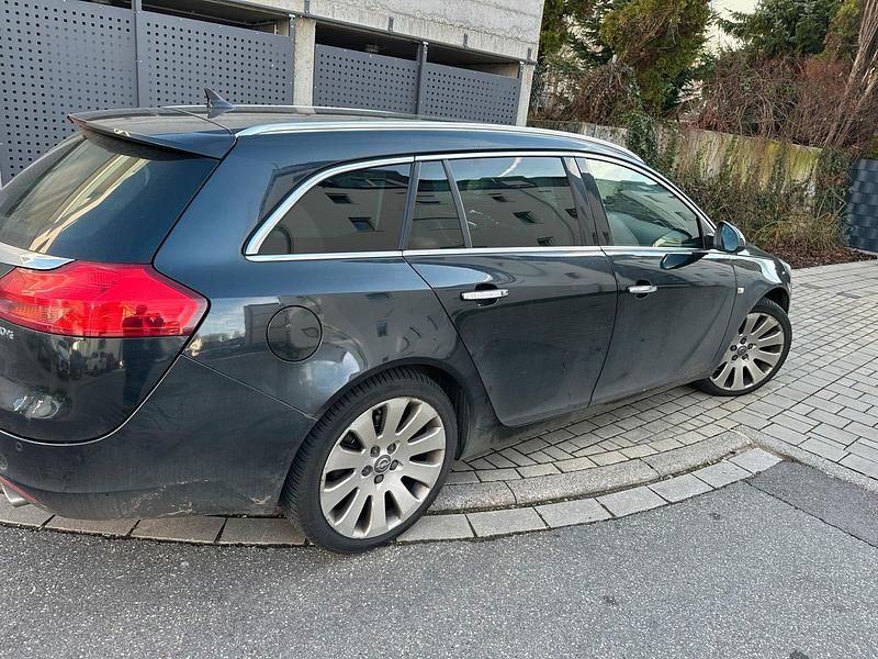 Gebraucht Opel Insignia 194 PS (142 kW) 2013 Schwarz Kombi