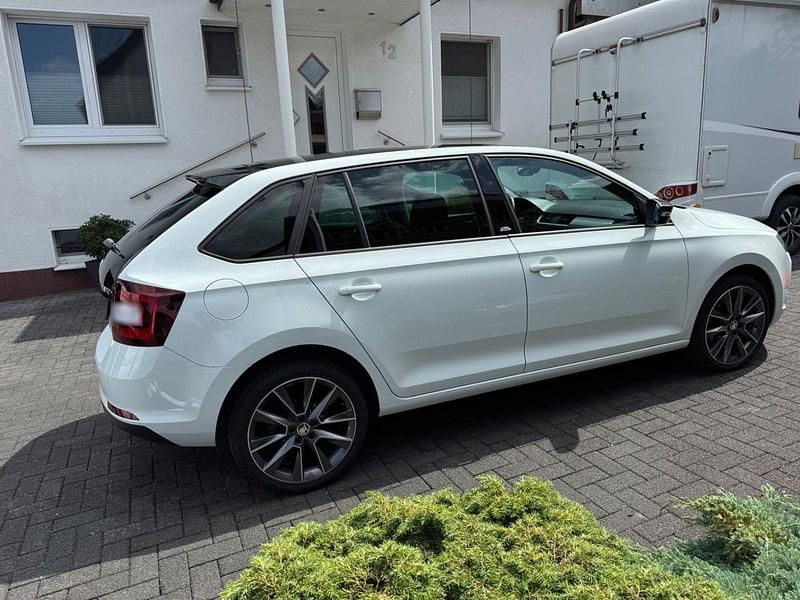 Gebraucht Skoda Rapid 110 PS (80 kW) 2015 Weiß Kleinwagen