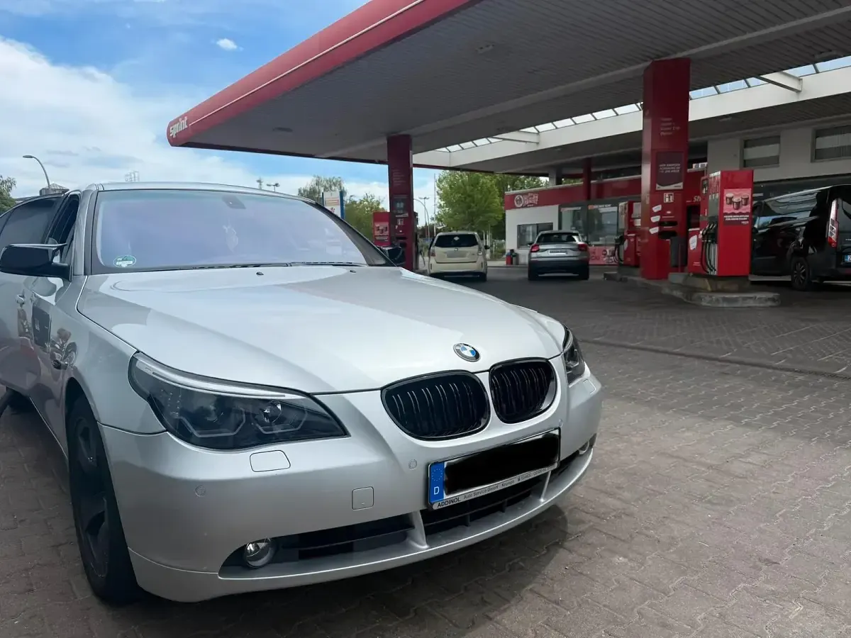 Gebraucht BMW 530 231 PS (169 kW) 2004 Silber Limousine