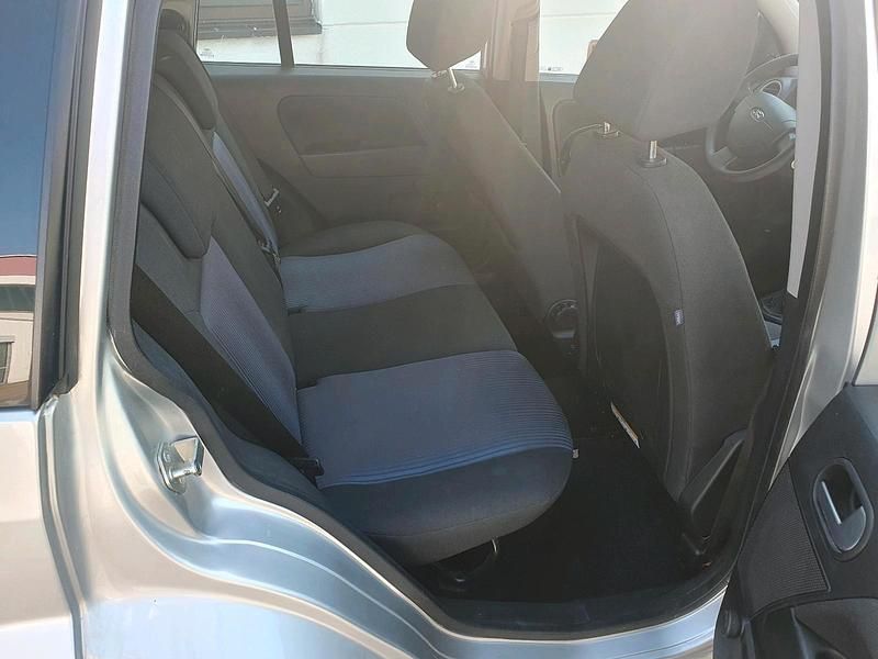 Gebraucht Ford Fusion 59 PS (43 kW) 2006 Silber Kleinwagen