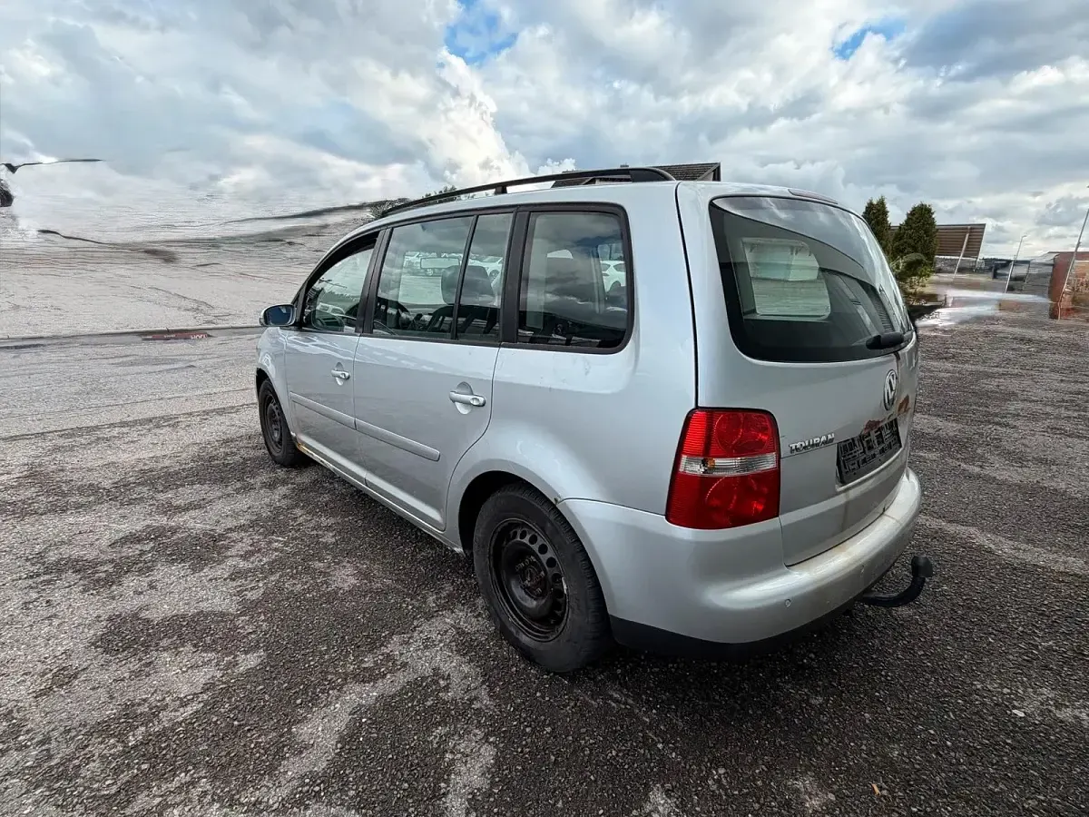 Usata VW Touran 105 CV (77 kW) 2004 Argento Monovolume
