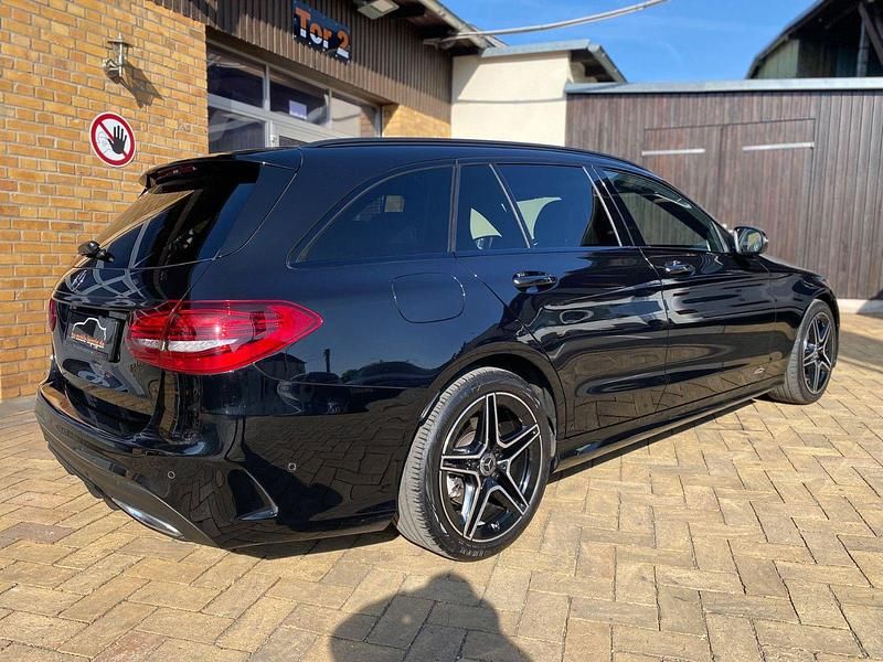 Gebraucht Mercedes C220 AMG line 194 PS (142 kW) 2019 Schwarz Kombi