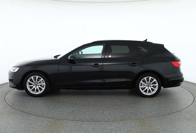 Gebraucht Audi A4 Ambiente 150 PS (110 kW) 2022 Schwarz Kombi