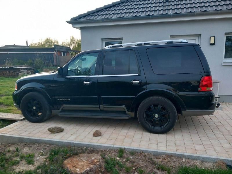Schwarz Gebraucht 2003 Lincoln Navigator SUV | 3.999 € - Bild 1/4