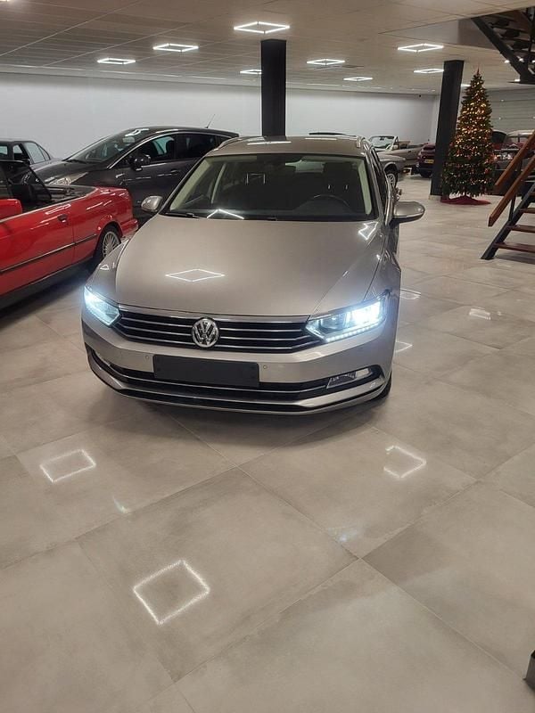 Beige Gebraucht 2017 VW Passat Business Kombi | 8.995 € (Superpreis) - Bild 1/4