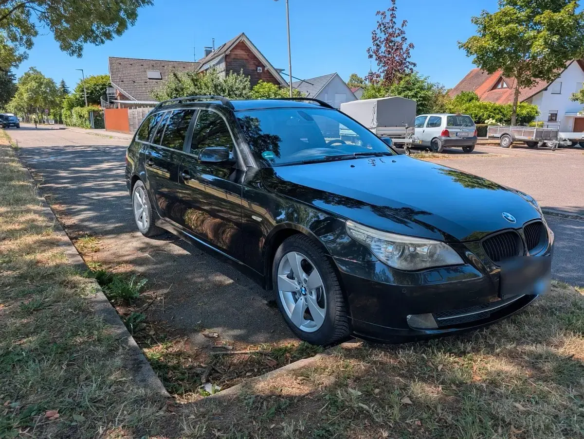 Gebraucht BMW 530 235 PS (172 kW) 2008 Schwarz Kombi