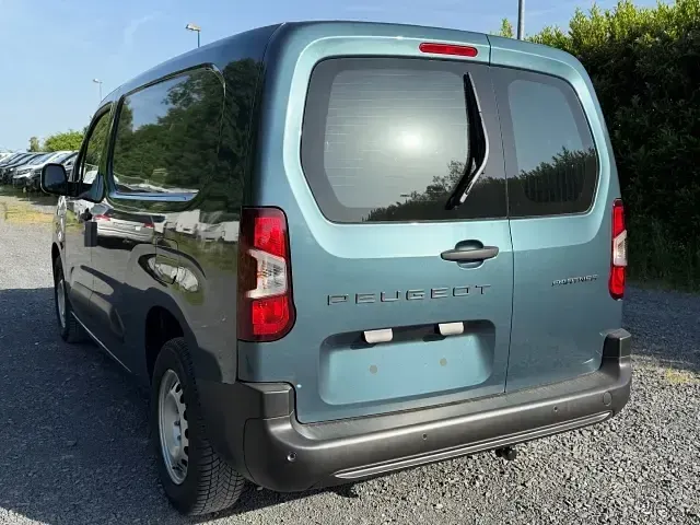 Neu Peugeot Partner 131 PS (96 kW) 2026 Blau Van / Kleinbus