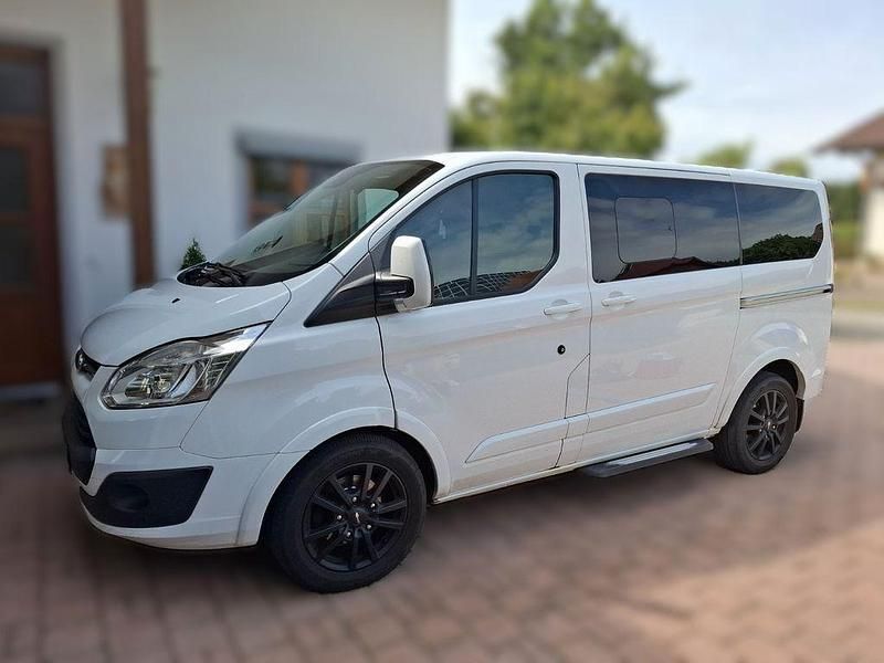 Weiß Gebraucht 2017 Ford Tourneo Custom Van / Kleinbus | 19.250 € (Guter Preis) - Bild 1/4