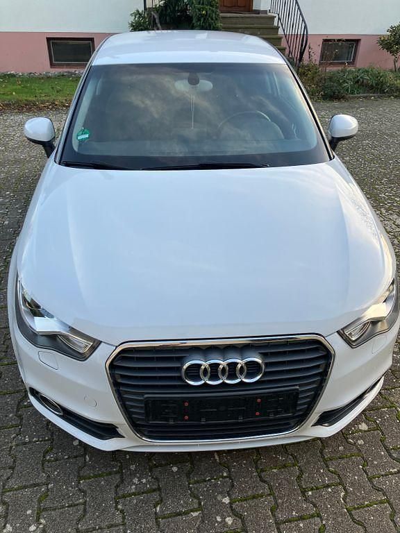 Weiß Gebraucht 2014 Audi A1 Ambition Kleinwagen | 9.450 € (Fairer Preis) - Bild 1/4