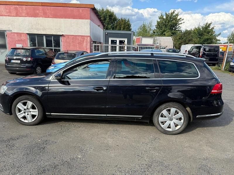 Gebraucht VW Passat Highline 140 PS (102 kW) 2013 Schwarz Kombi